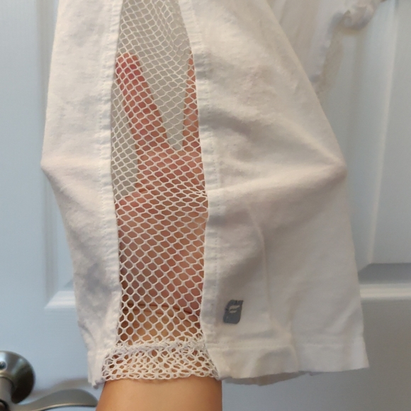 Fabletics tee - Picture 3 of 5